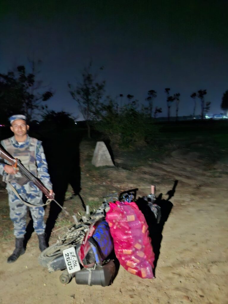 सशस्त्र प्रहरी अलौ गुल्मद्वारा मदिरा बरामद