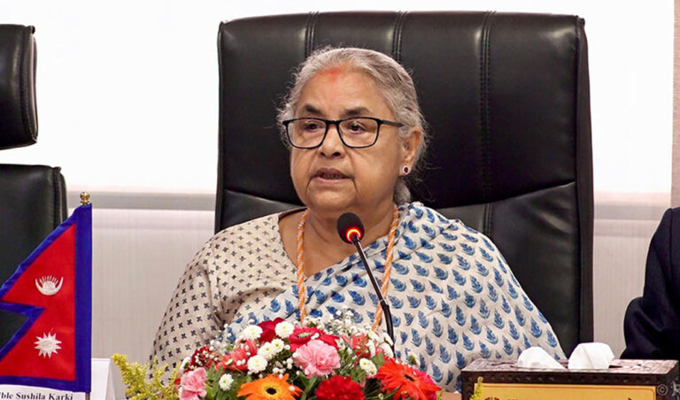 अब मलाई होइन, बालेनकी श्रीमतीलाई ‘आमा’ भन्नू : पूर्वप्रधानमन्त्री कार्की