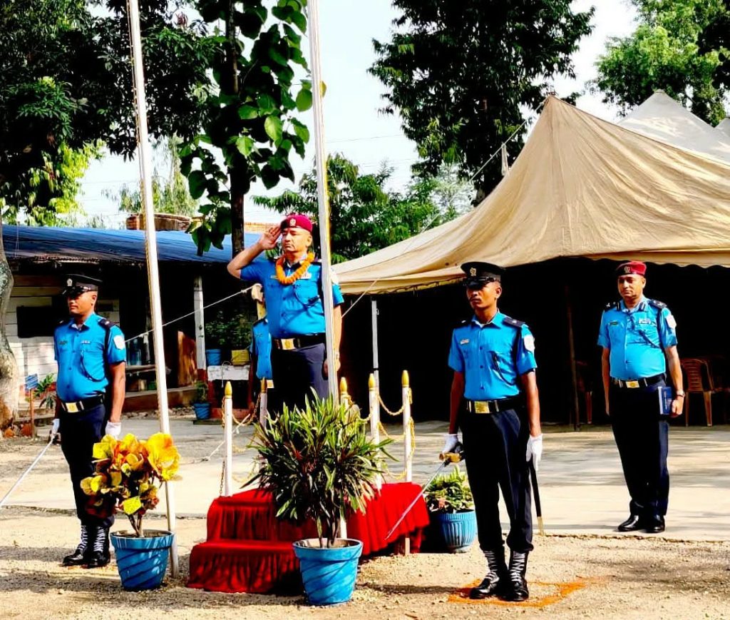 प्रहरी सेवामा जनविश्वास कायम गर्न व्यावसायिक बन्नुहोस् : डिआइजी अधिकारी