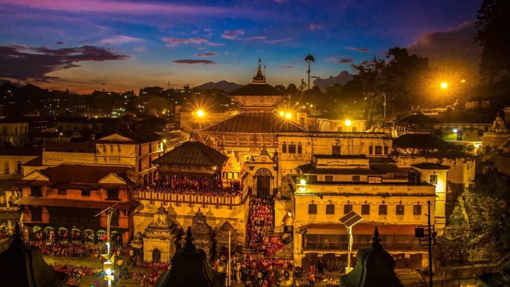 पशुपतिनाथमा दर्शनार्थीको सुनको सिक्री लुट्ने पाँच भारतीय महिला पक्राउ