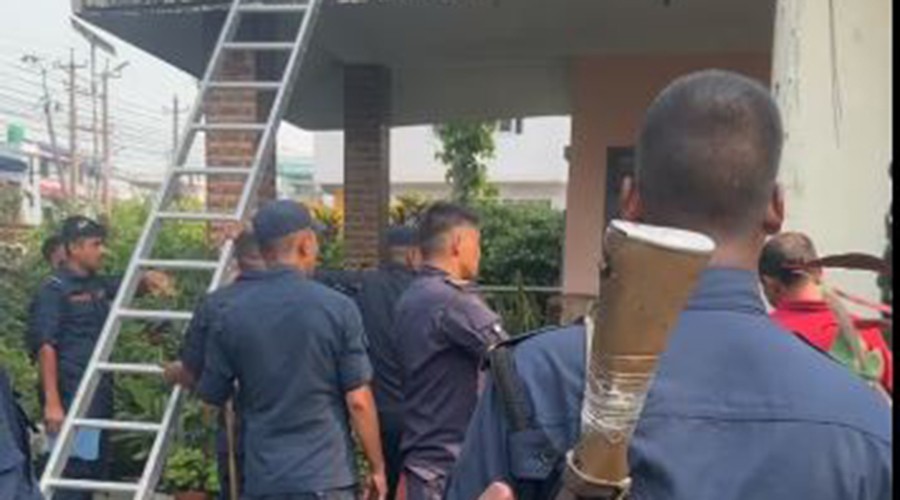 प्रहरीमाथि चक्कु प्रहार, असईसहित तीन जना घाइते