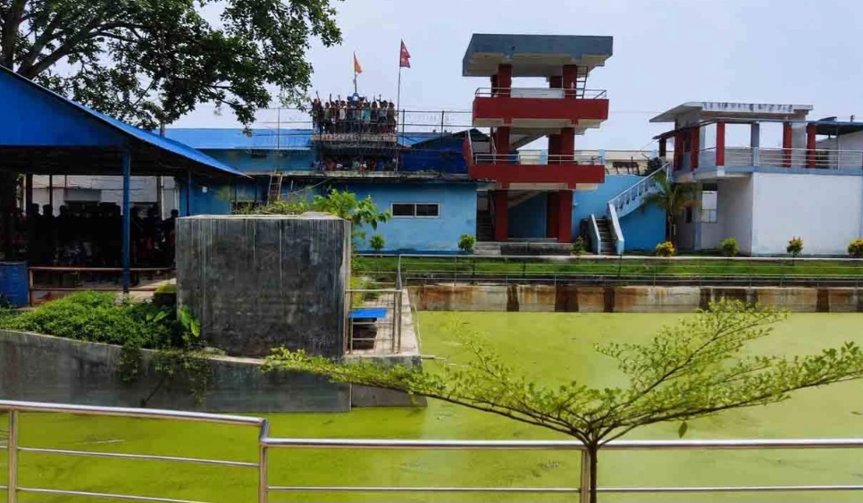 मोरङ कारागारमा बिहानैदेखि तनाव, कैदीबन्दीले ‘बी’ ब्लकभित्रै आगो बाले